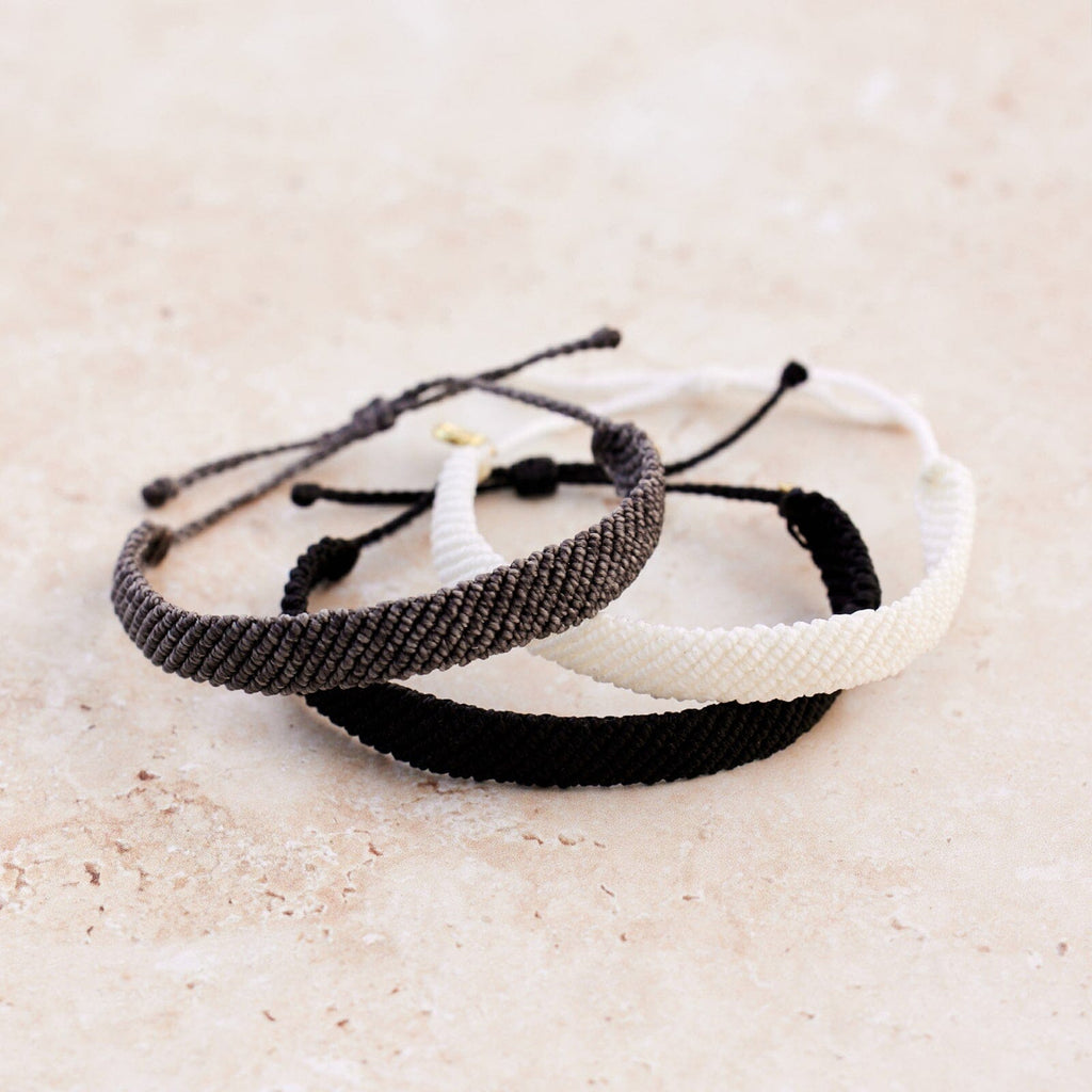 Bracelet tissé plat et large