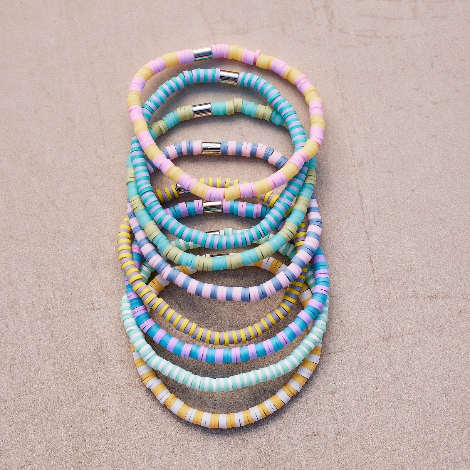 Ensemble de 8 bracelets extensibles « Vacation Vibes »