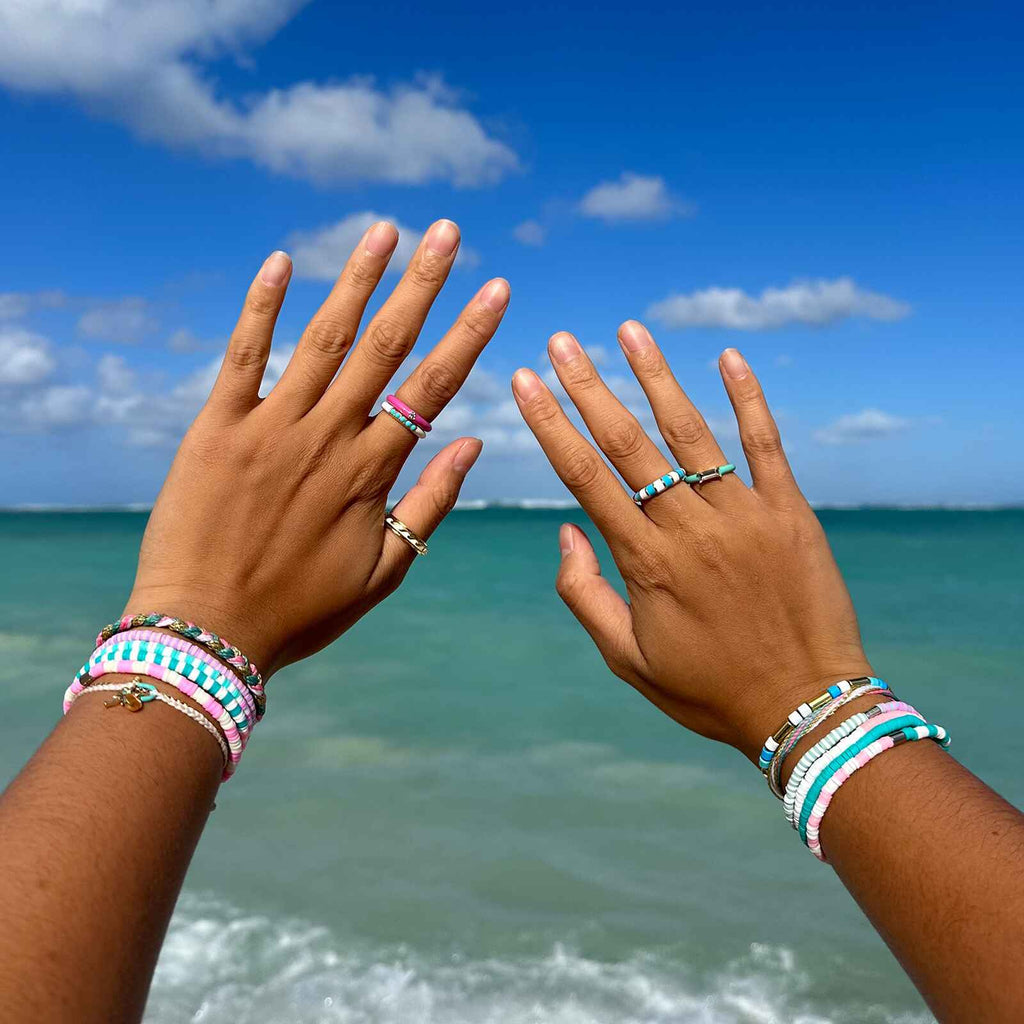 Bracelet à breloques perles émaillées Undertow
