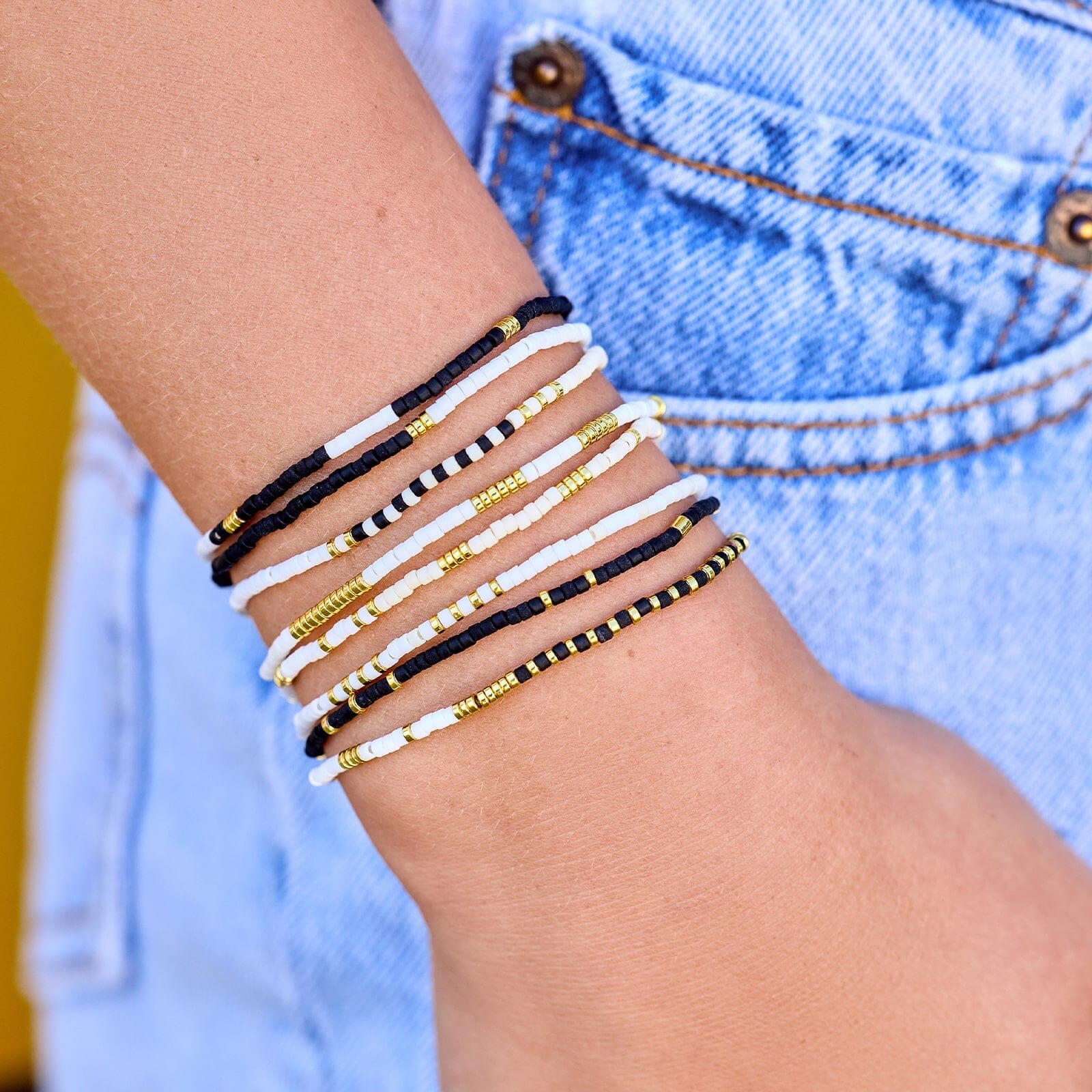 Lot de 8 bracelets extensibles monochromes