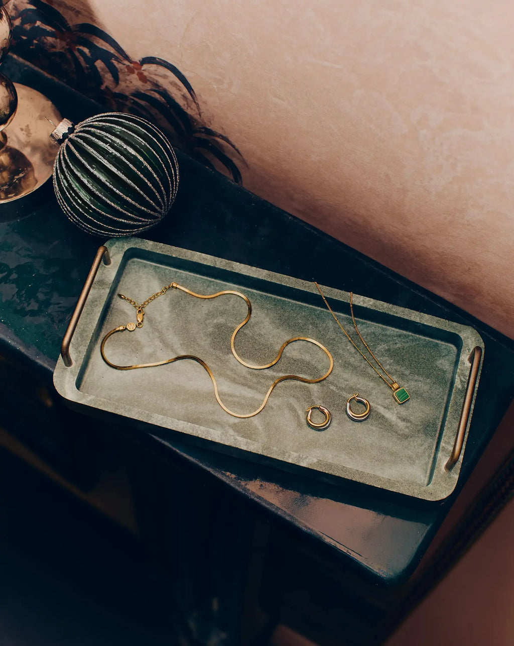 Collier court chaîne serpent Lucy Williams